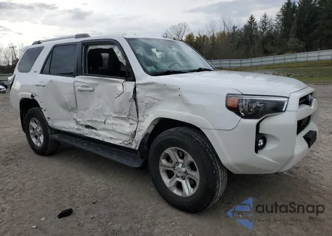 2022 Toyota 4Runner Sr5/Sr5 Premium z USA, uszkodzony, nr VIN JTEMU5JR5N6053826